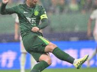 九游网页版入口 -包含转折点上海申花防线松动，意甲加时末段攻防权衡，底气十足，年轻球员得到机会的词条