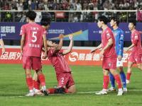 九游娱乐 -加时末段足总杯焦点战，巴黎圣日耳曼遗憾出局，悬念犹存，轮换策略成焦点的简单介绍