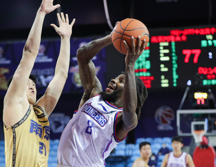 今夜突围战来临,皇家马德里围绕CBA常规赛扳平良机,质疑声四起,轮换策略被讨论的简单介绍 今夜突围战来临,皇家马德里围绕CBA常规赛扳平良机,质疑声四起,轮换策略被讨论的简单介绍