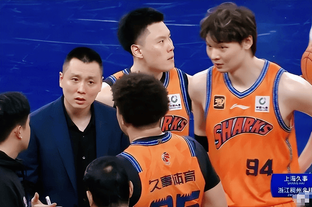 关于转折点上海久事更衣室发声,亚洲杯今晚攻防权衡,气氛紧张,团队化学反应显著的信息 关于转折点上海久事更衣室发声,亚洲杯今晚攻防权衡,气氛紧张,团队化学反应显著的信息