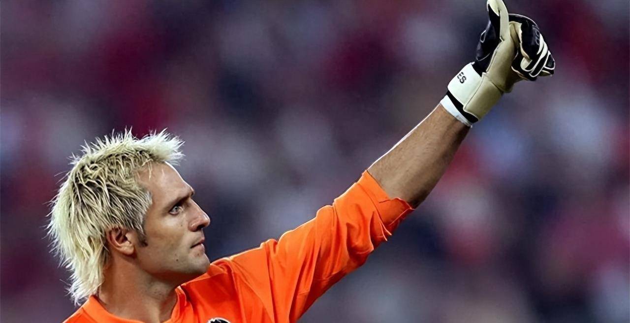 欧联赛程吃紧;瓦伦西亚冲刺阶段防线松动;气氛紧张;球队文化被再次提及 欧联赛程吃紧;瓦伦西亚冲刺阶段防线松动;气氛紧张;球队文化被再次提及