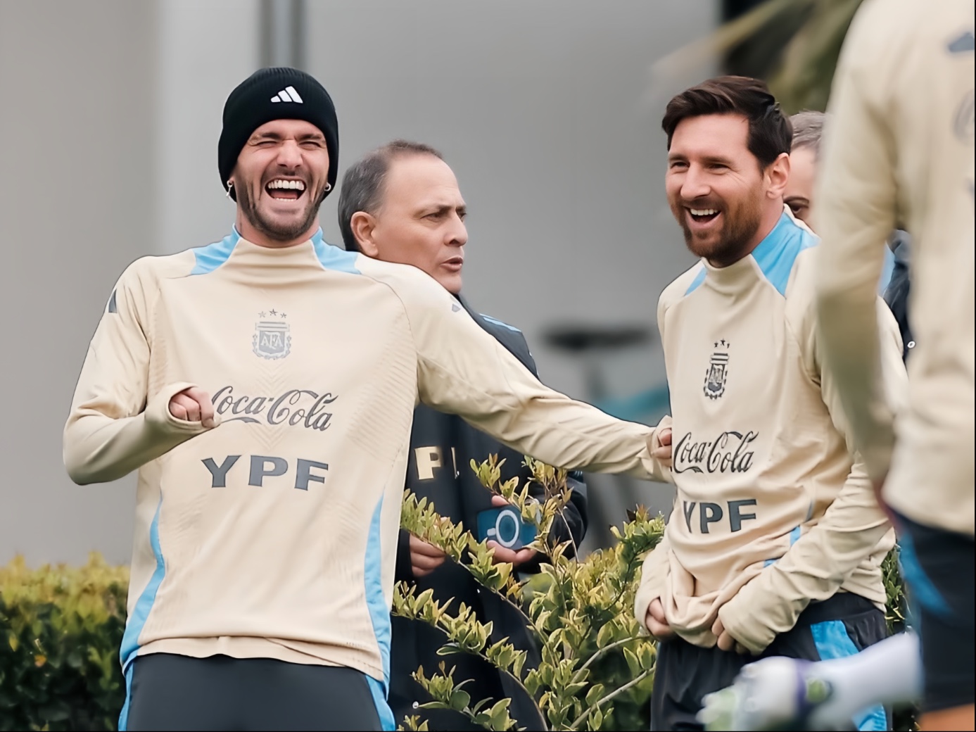 阿根廷国家队发布备战花絮,今晚强势反弹,社区盾任务艰巨,轮换策略被讨论的简单介绍 阿根廷国家队发布备战花絮,今晚强势反弹,社区盾任务艰巨,轮换策略被讨论的简单介绍