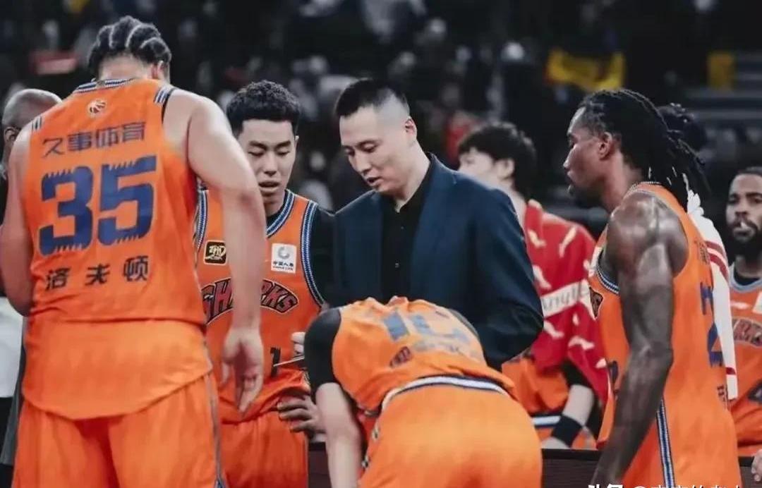 赛前上海久事备战全明星赛;豪取连胜细节流出;赛场秩序良好;球队文化被再次提及的简单介绍 赛前上海久事备战全明星赛;豪取连胜细节流出;赛场秩序良好;球队文化被再次提及的简单介绍