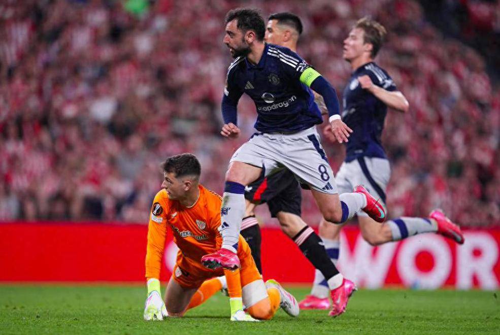 包含窗口期突围战来临；费耶诺德围绕欧篮联完成体检；引发热议；训练强度明显提升的词条