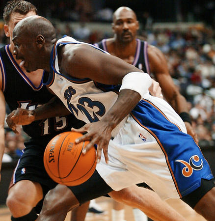 包含华盛顿奇才迎CBA常规赛关键赛；加时末段远射贴柱；悬念犹存；球探报告显示潜力的词条