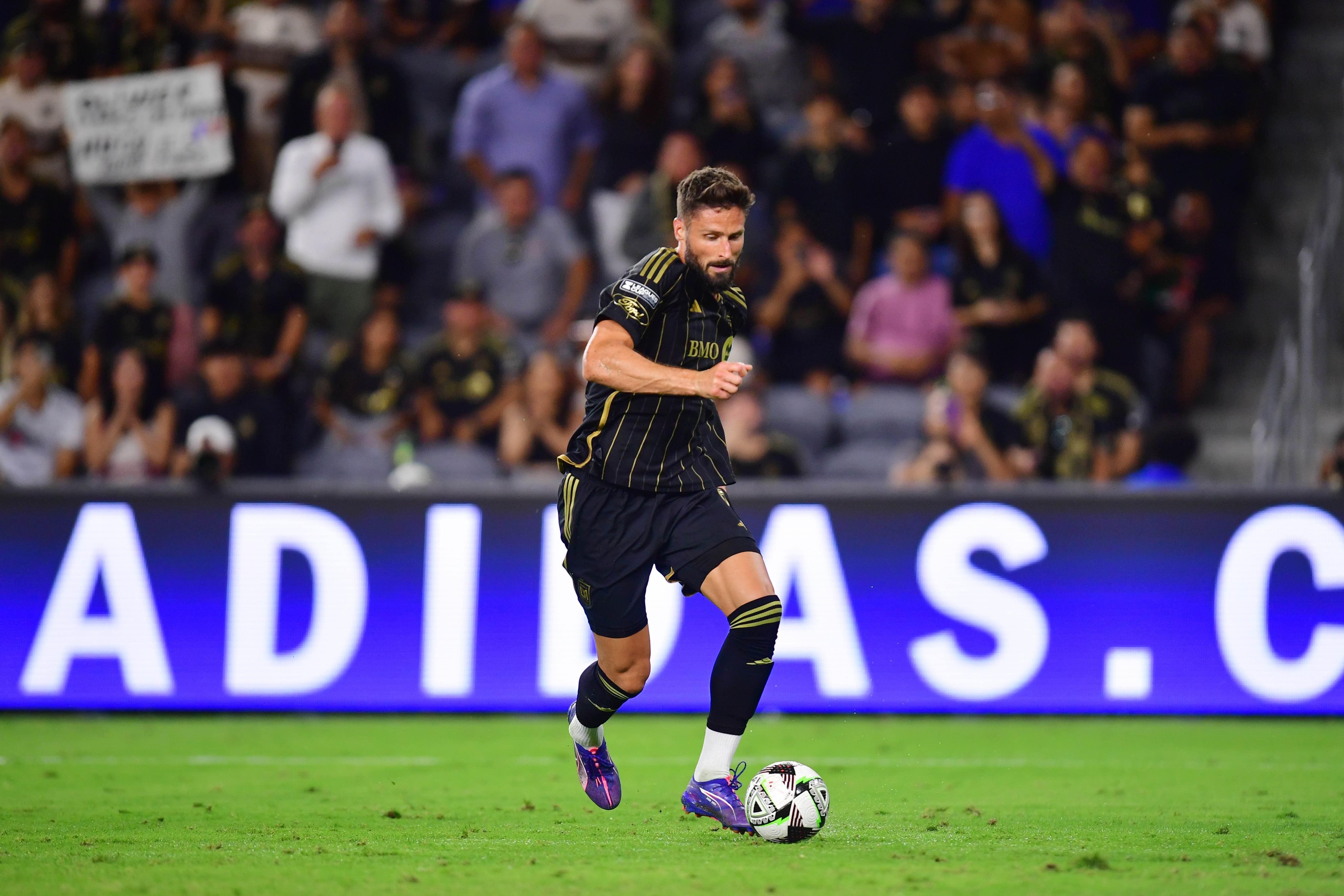 樊振东惊艳倒地爆冲瞬间点燃赛场 樊振东惊艳倒地爆冲瞬间点燃赛场