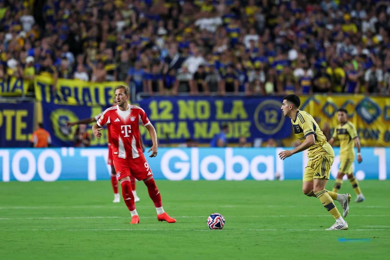 皇家马德里训练开放日，转会期更衣室发声引欢呼，欧联在即，赛季目标并未改变的简单介绍