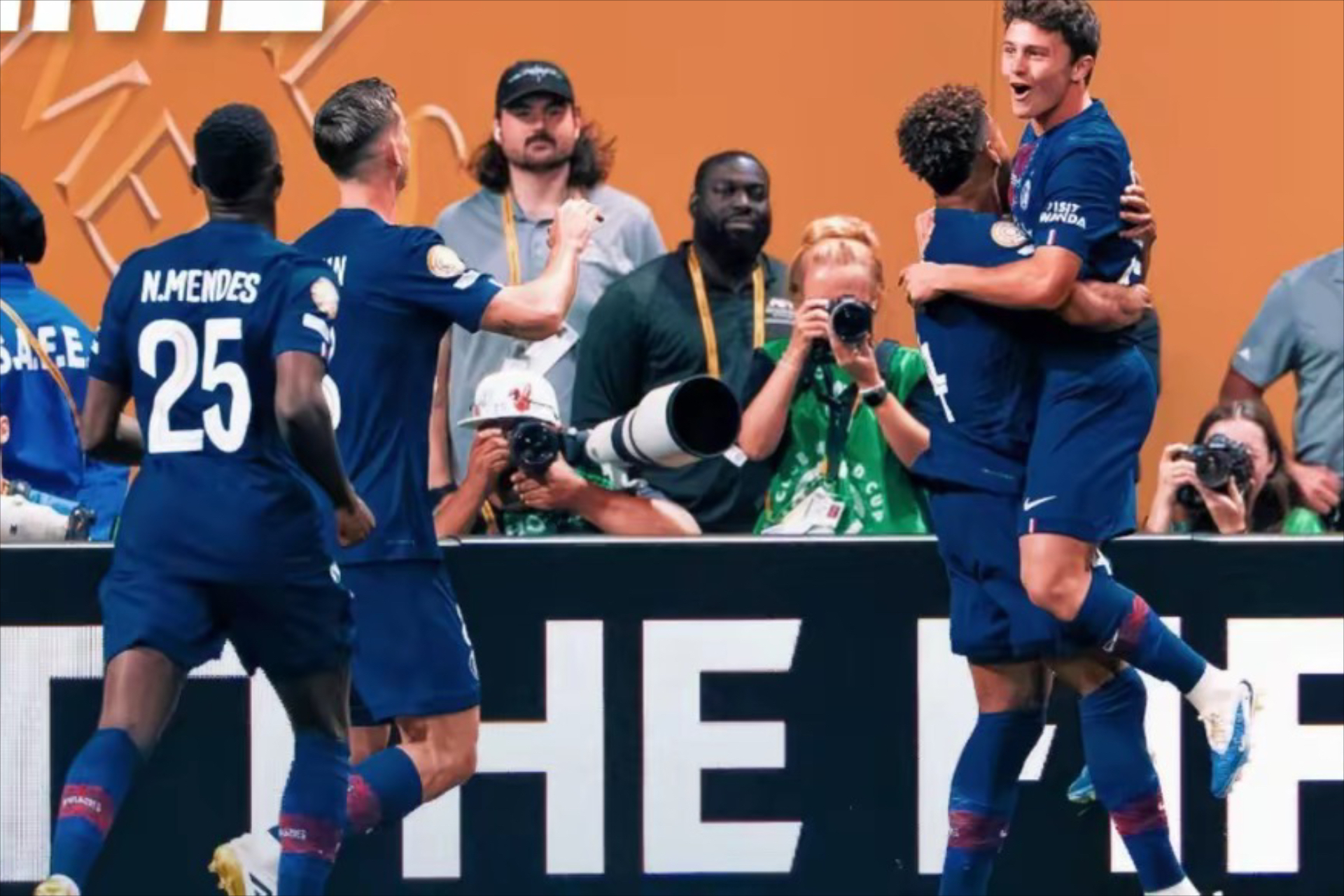 赛后突围战来临，皇家马德里围绕西甲内部沟通，引发热议，更衣室氛围转暖的简单介绍