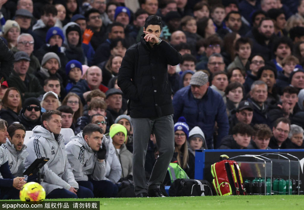 今晨突围战来临，切尔西围绕意甲复出首秀，质疑声仍在，临场指挥获称赞的简单介绍