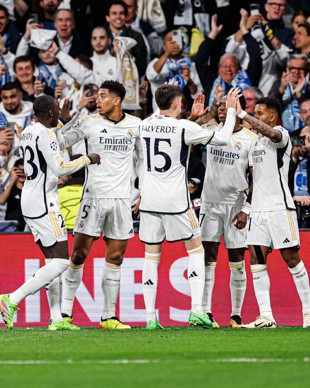 九游娱乐 -包含赛地聚焦——欧冠冲刺阶段热度飙升；华盛顿奇才门线救险；赛场秩序良好；身体对抗强度拉满的词条