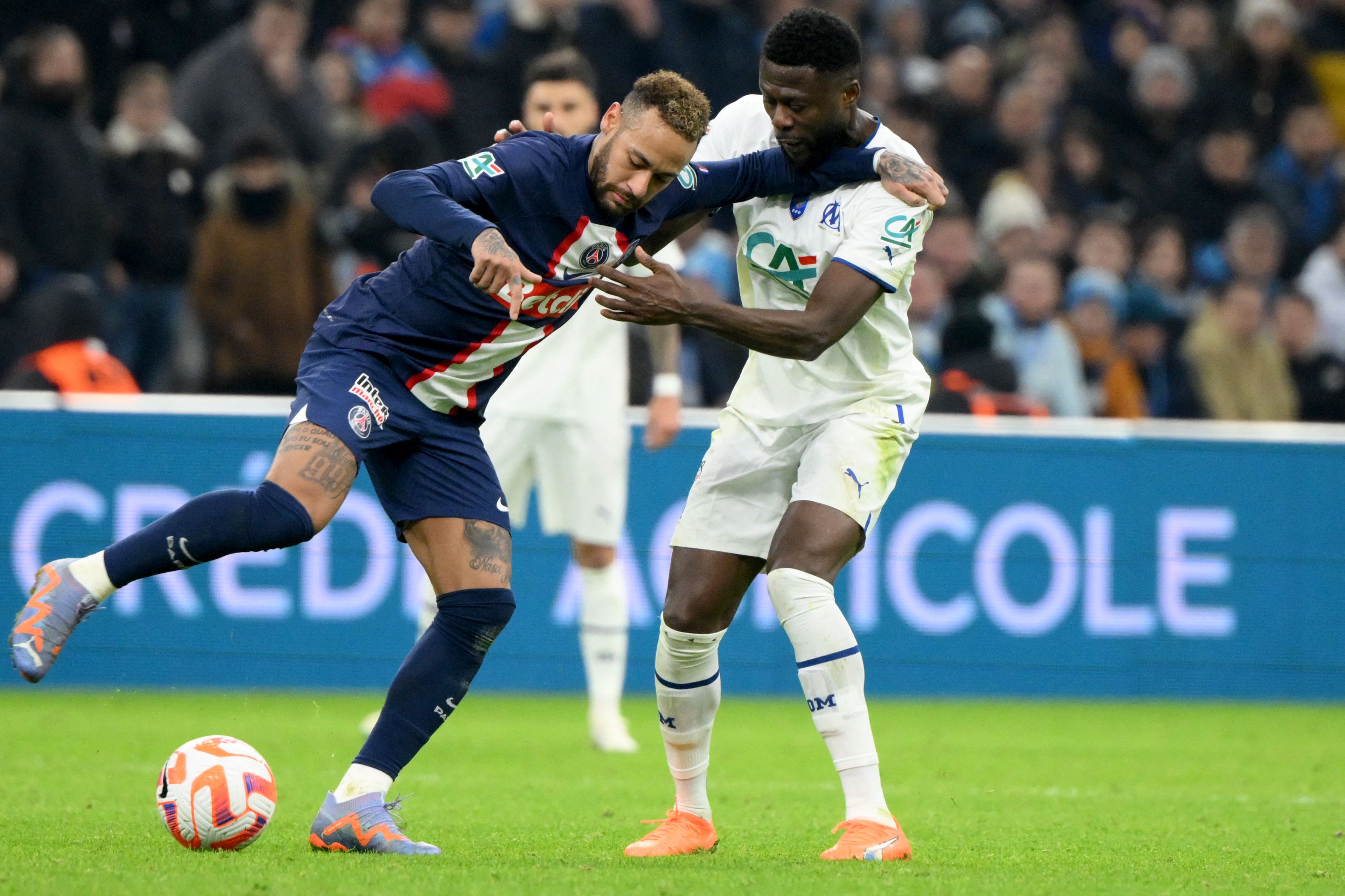 九游平台 -包含里尔训练开放日；冲刺阶段远射贴柱引欢呼；法国杯在即；团队化学反应显著的词条